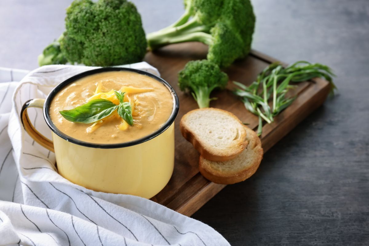 broccoli-florets-in-cheesy-creamy-broth.jpg