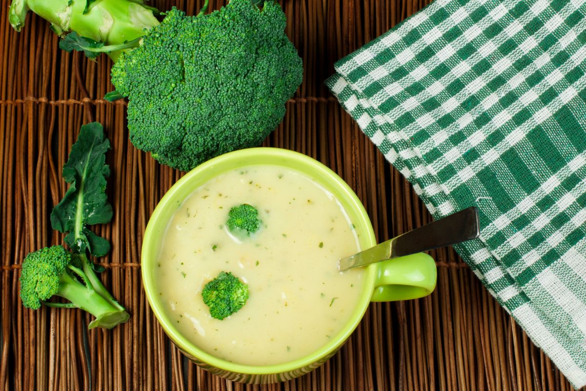 cream-of-broccoli-soup-garnished.jpg