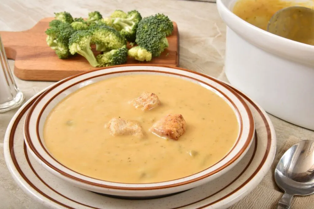 Crockpot Broccoli Cheese Soup